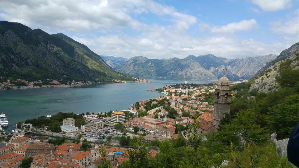 Hidat építene a Kotori-öböl fölé Montenegró