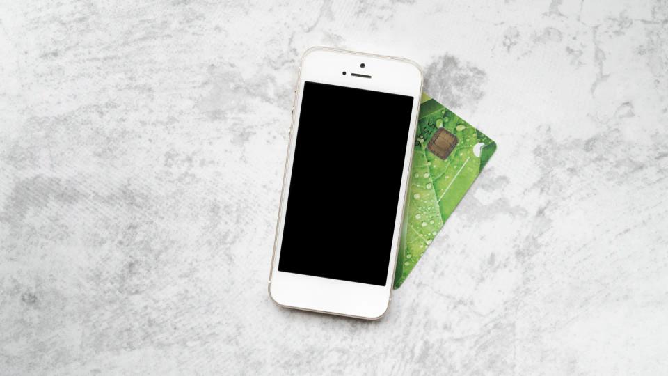 Rejtett költség, amiról sokan elfeledkeznek – ennyit bukunk évente a banki SMS-eken
