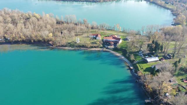 Kristálytiszta vízben úszik Gyékényesen az Open Water Tournament mezőnye